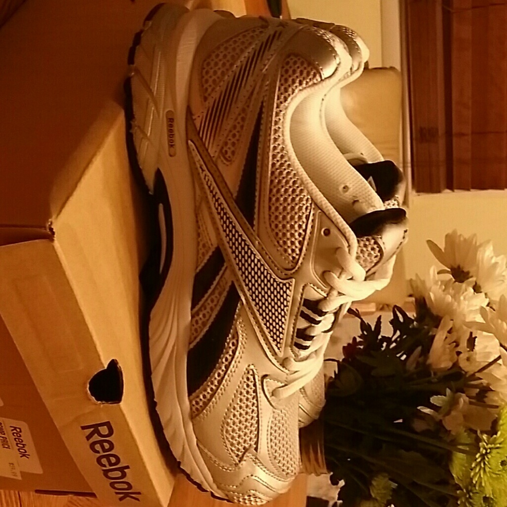 Reebok Pheehan Run tennis shoes